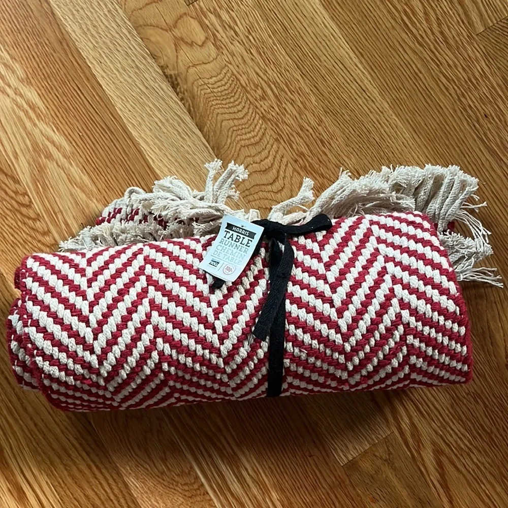 Harris Table Runner Chili Red NWT